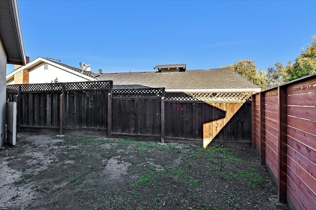 Building Photo - MID-CENTURY MODERN ON WILLOW GLEN BORDER -  SPACIOUS LOT