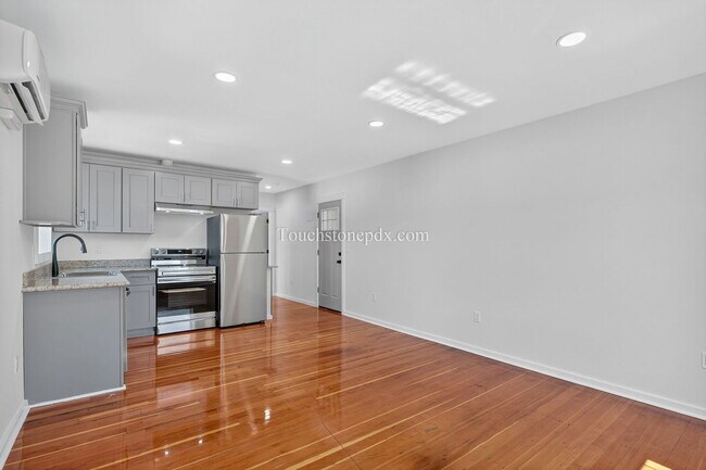 Building Photo - 4938 SE Foster Rd