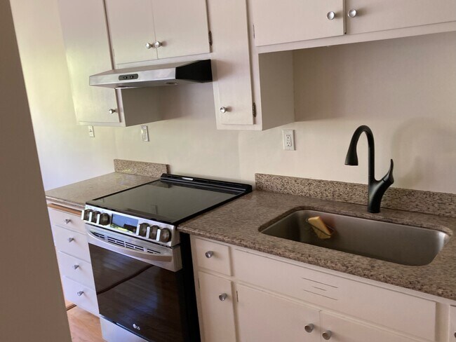 Building Photo - 1423 Walnut St