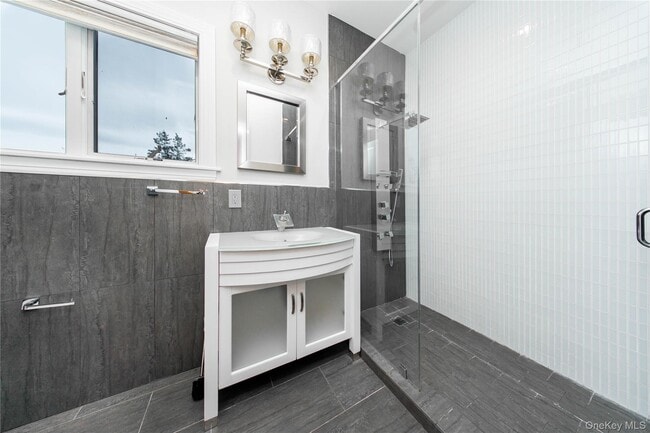 Building Photo - 2310 Dogwood St