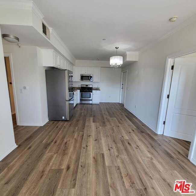 Building Photo - 1025 Dewey Ave