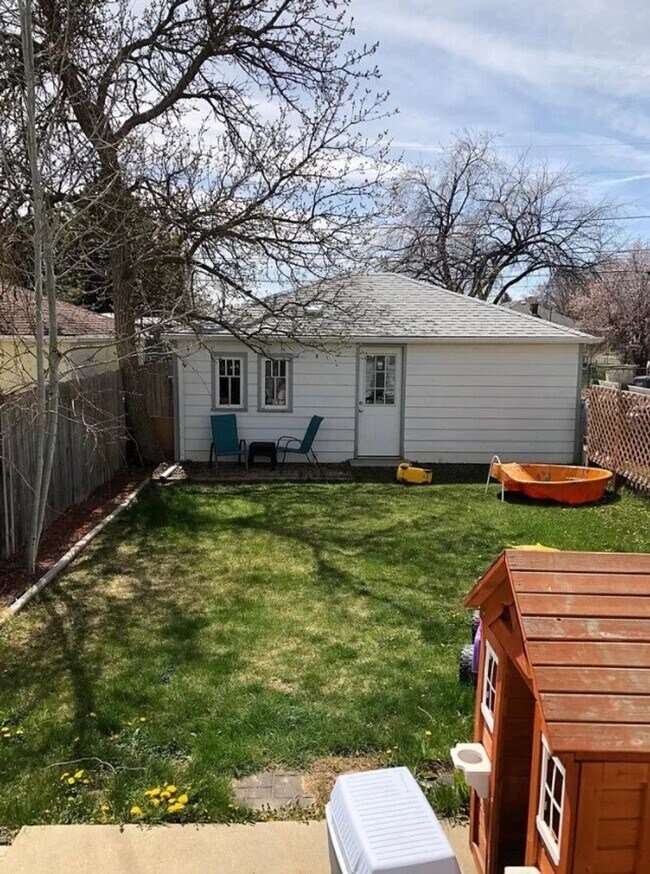 Building Photo - **Move-In Special** Cute Lafayette Duplex ...