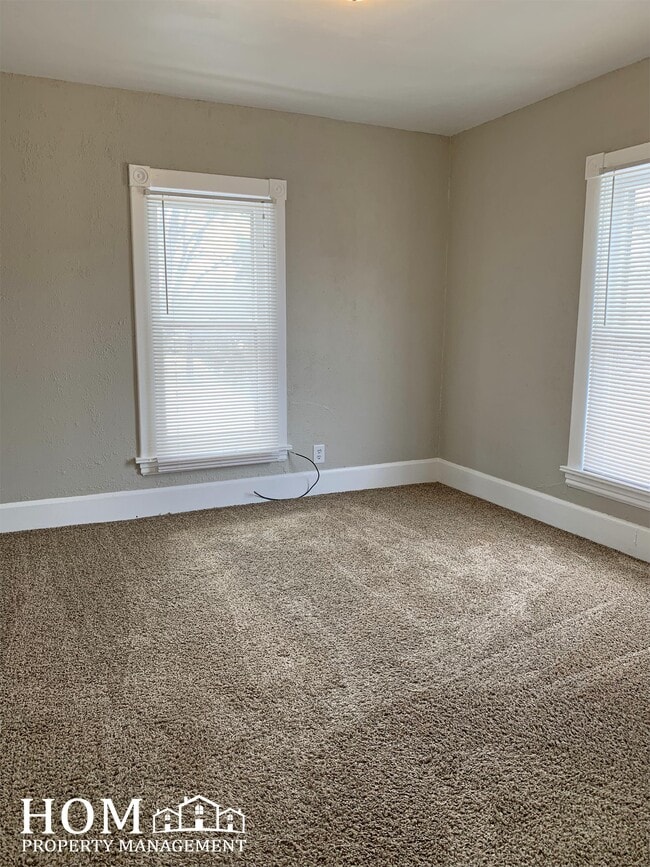 Building Photo - 431 N 5th St