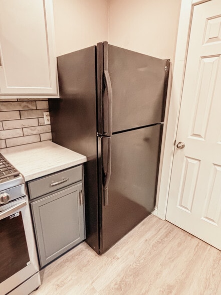 Fridge - 1006 N New Jersey St