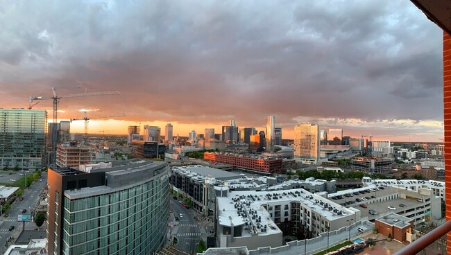 Building Photo - 600 12th Ave S