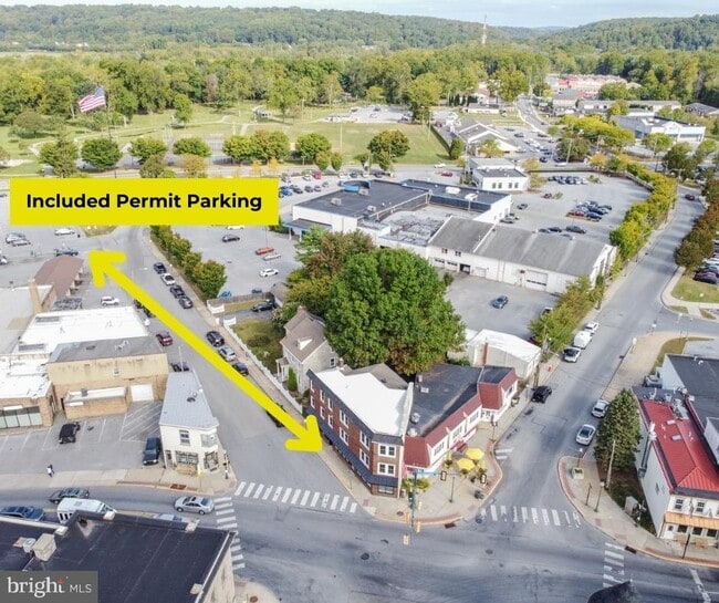 Building Photo - 5 Park Ln