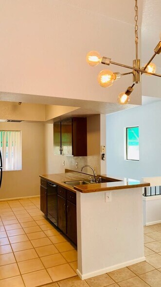 Building Photo - 7953 E Colette Cir