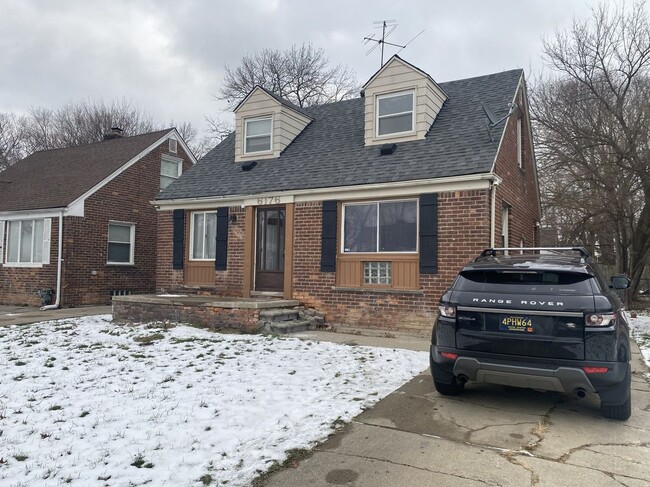 Building Photo - 6176 Farmbrook St
