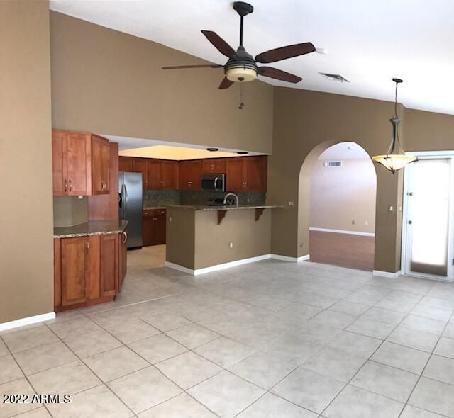 Building Photo - 11021 E Poinsettia Dr