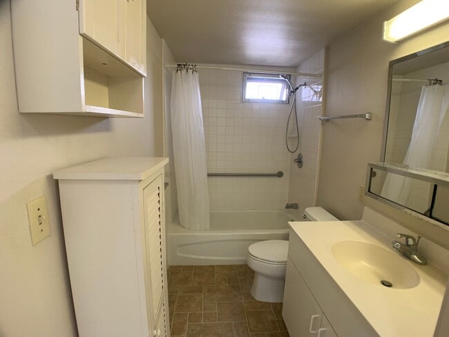 Building Photo - Salt Lake (Honolulu-Country Club Village 6) - 2 bed, 1 bath, 2 parking stalls