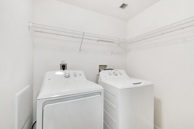 Building Photo - 275 Murcia Dr