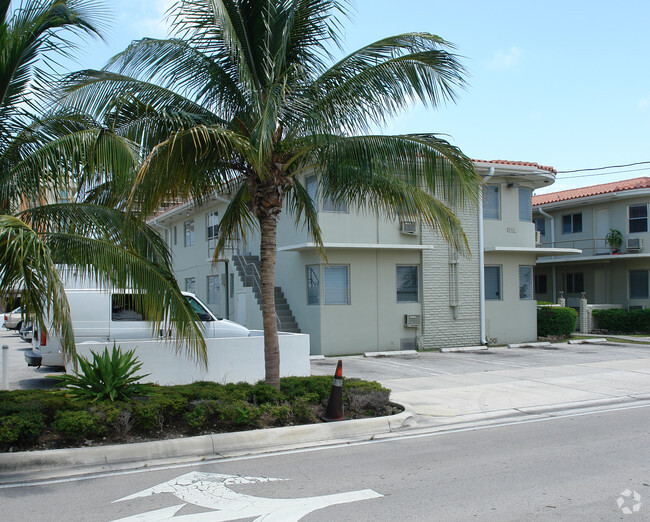 Primary Photo - Abbott Manor Apartments