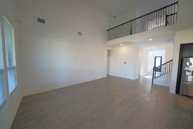 Building Photo - Luxury Living in Davis Ranch