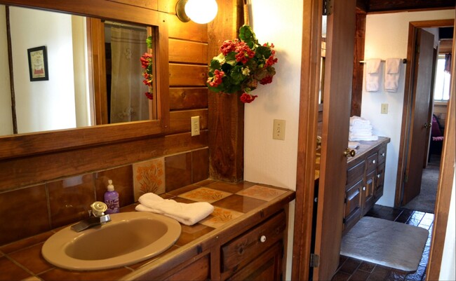 Building Photo - 3BR + loft and 2Ba! w/private boat dock, a...