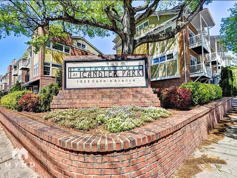 Building Photo - 5739 Roundrock Dr
