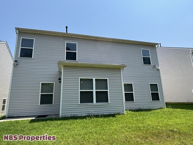 Building Photo - 2830 Red Barn Rd