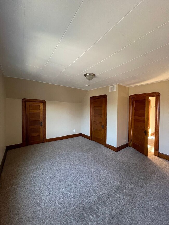 Building Photo - Cleveland Street