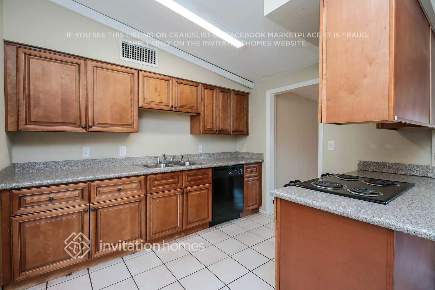 Building Photo - 449 S Stewart