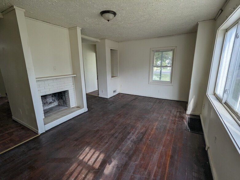 Building Photo - 3105 14th St SW