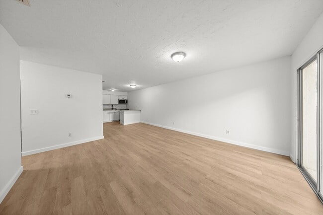 Building Photo - 2931 SE 52nd Ave