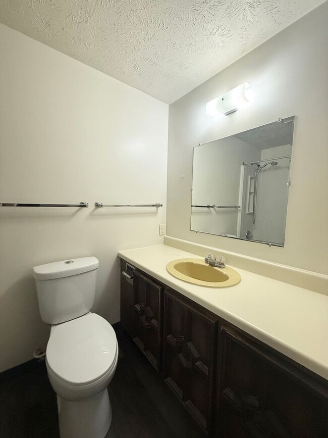 Interior Photo - 712 W Mission Ave
