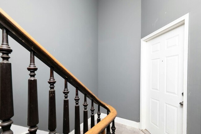 Building Photo - 2102 Maryland Ave