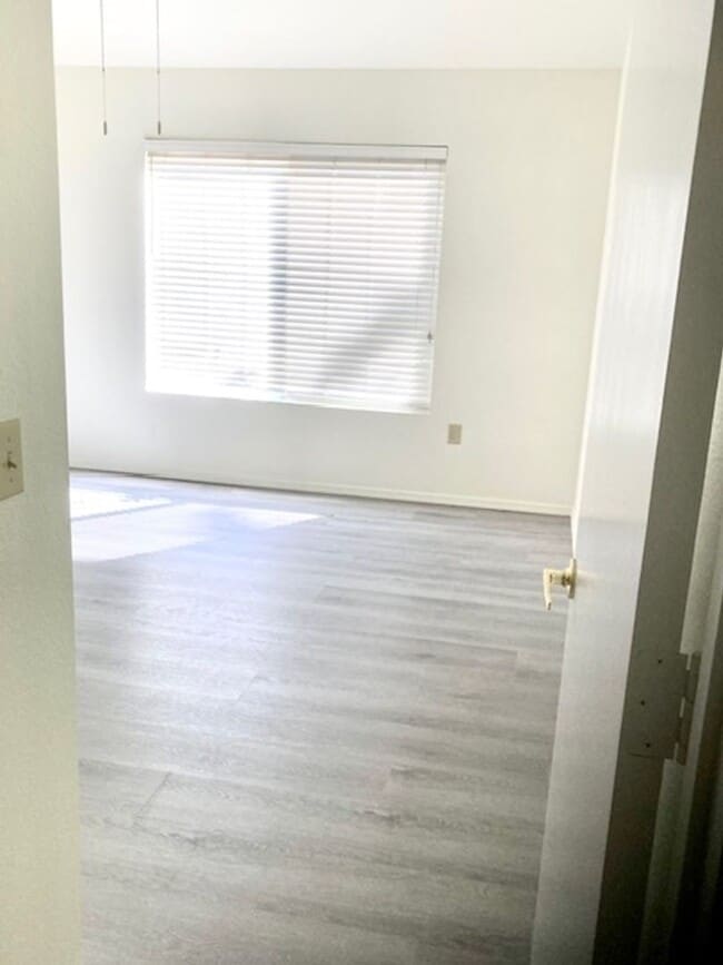 Building Photo - Newly Renovated Sun City Summerlin Home 55+