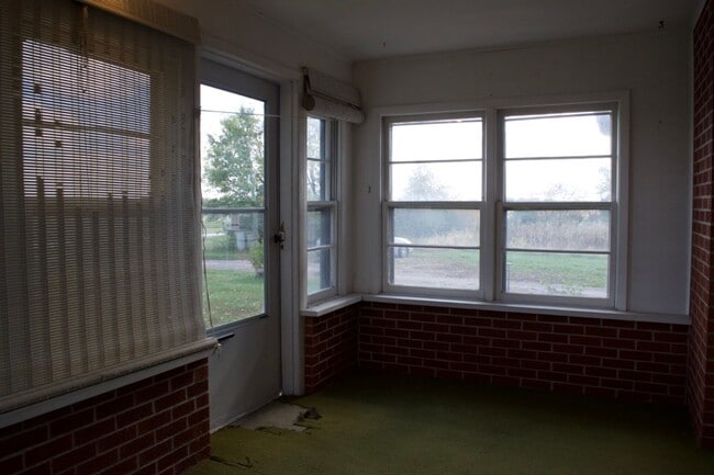 Building Photo - 3 Bedroom House Next To Columbia Regional ...
