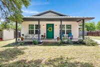 Building Photo - 501 E Ash Dr