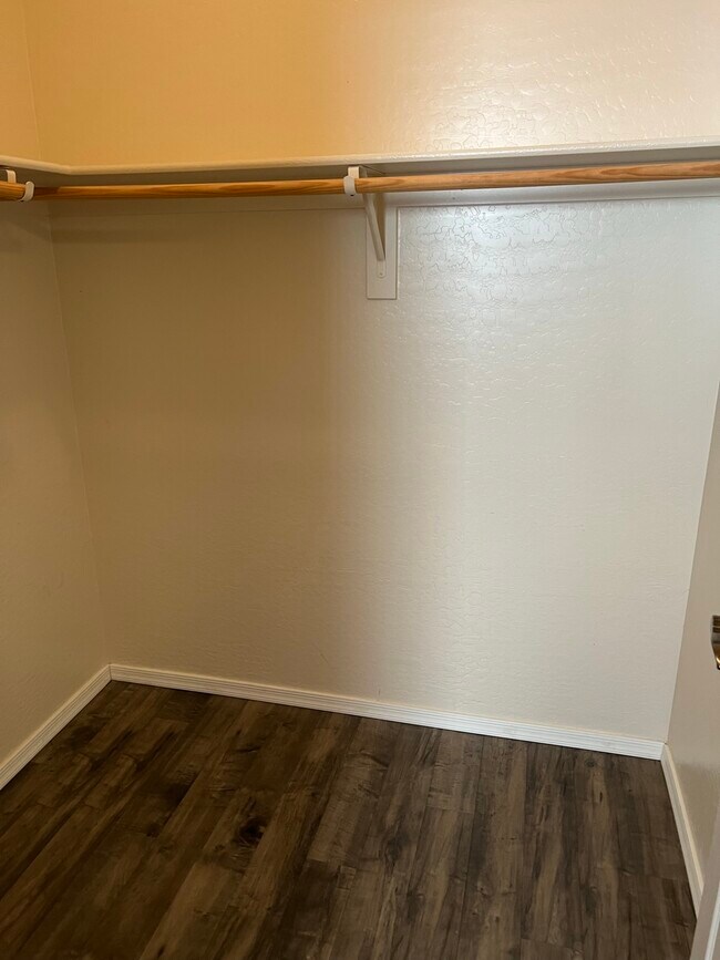 Building Photo - 25 S Quinn Cir