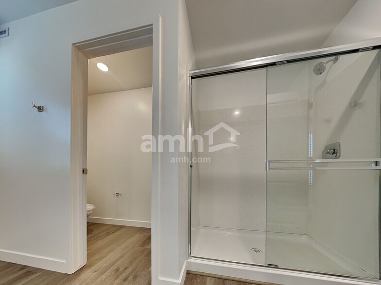 Building Photo - 6537 E Paseo Alga
