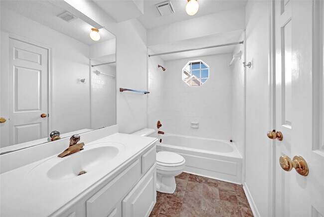 Building Photo - 4622 Grand Cayman Dr