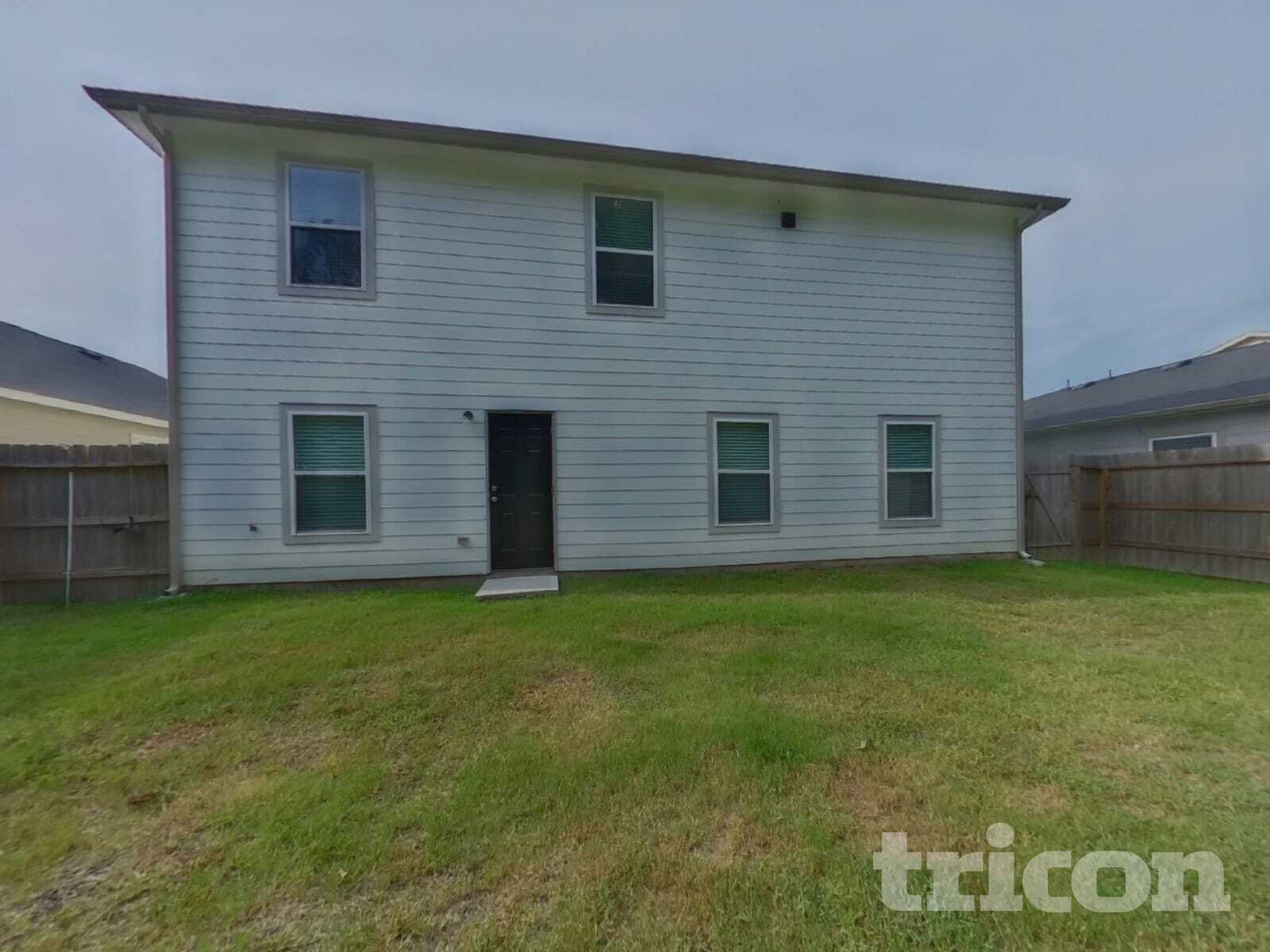 Building Photo - 10122 Cerritos dr