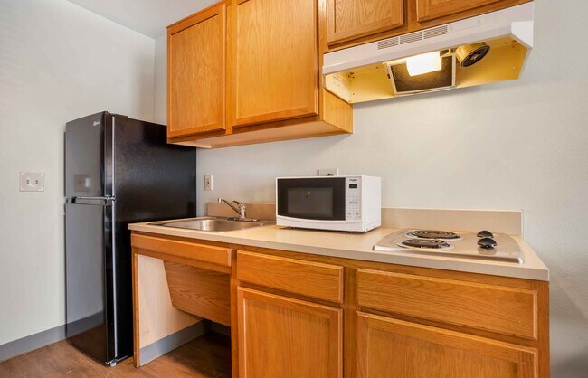 Building Photo - Furnished Studio-Tallahassee - East
