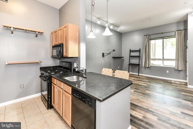 Building Photo - 355 I St SW