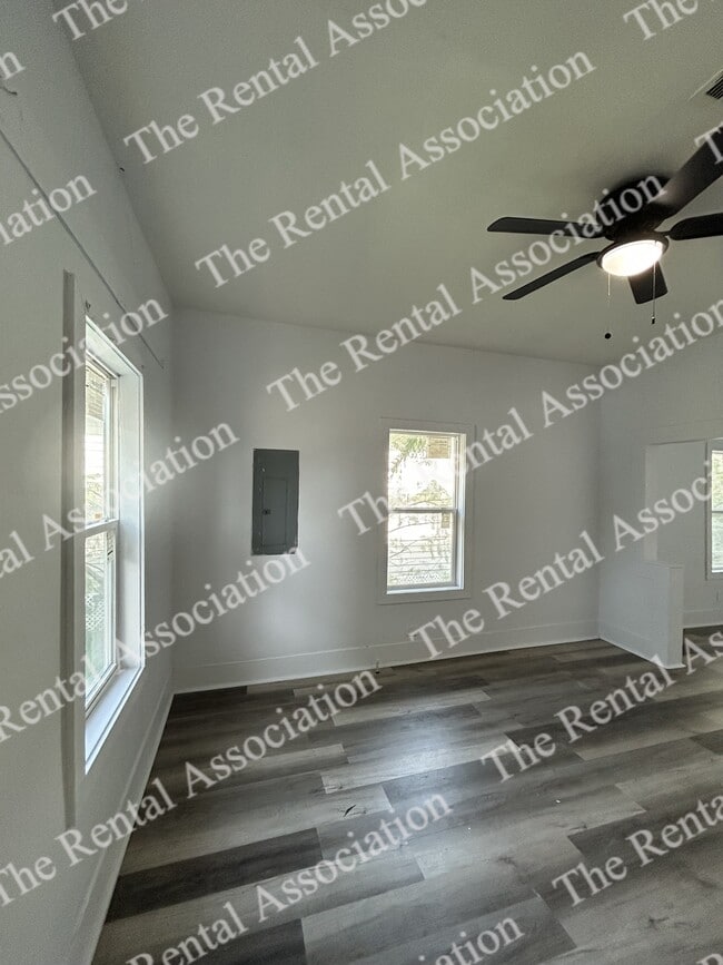 Building Photo - 1903 S Grand St