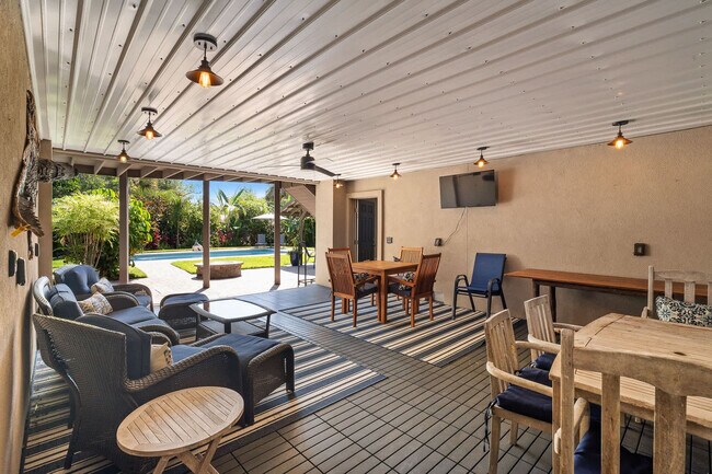 Building Photo - 430 Arricola Ave