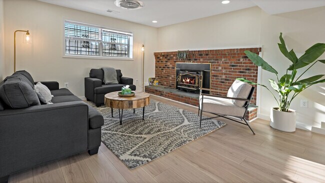 Building Photo - 228 Maryland Park Dr