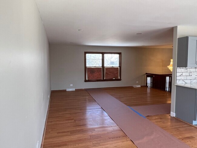 Building Photo - 530 N Arizona Ave