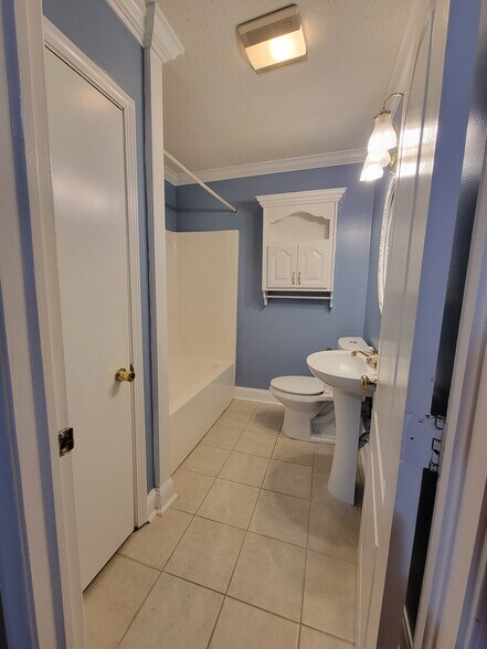 Building Photo - 204 Brandywine Rd