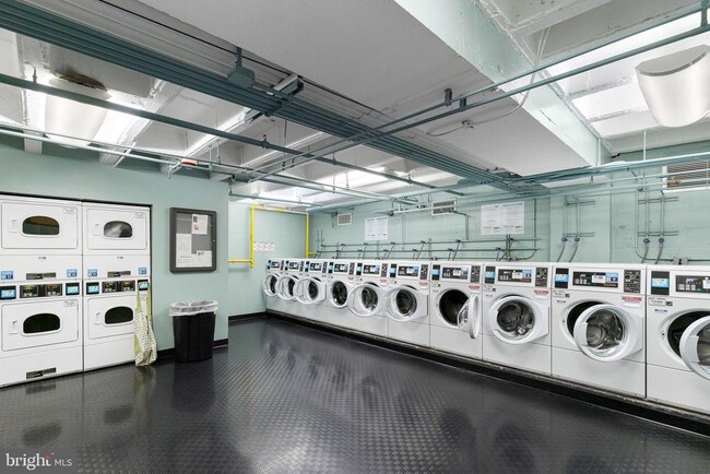 Building Photo - 1101 3rd St SW