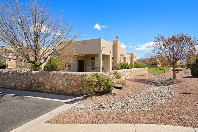 Building Photo - Spacious Home in Del Prado with pool access