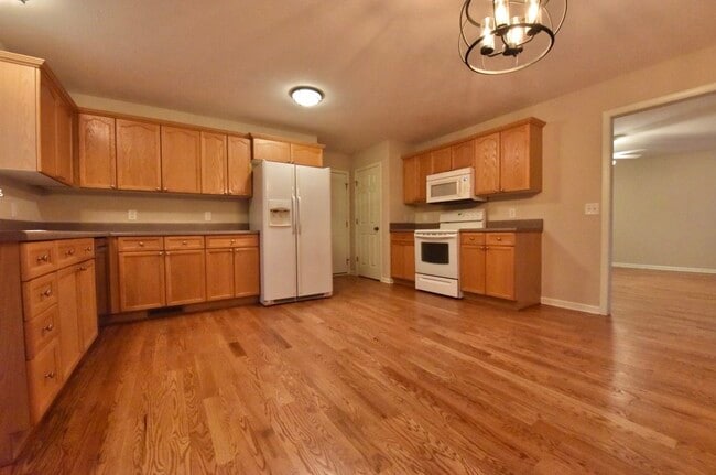 Building Photo - 924 Sandstone Ln