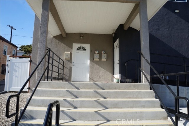 Building Photo - 245 Robinson St