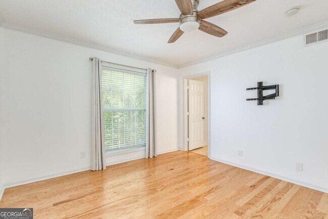 Building Photo - 3005 Seven Pines Ln