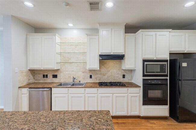 Building Photo - 7135 Harmony Cove