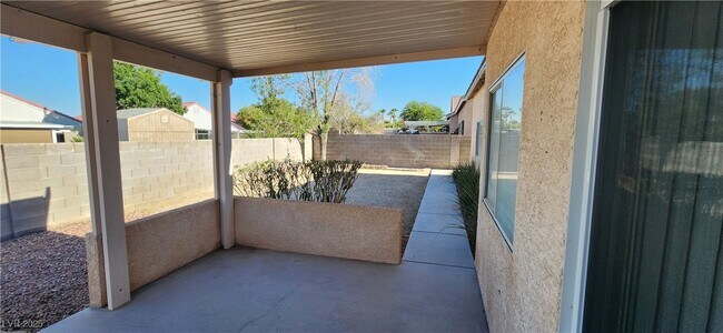 Building Photo - 4646 Wood View St