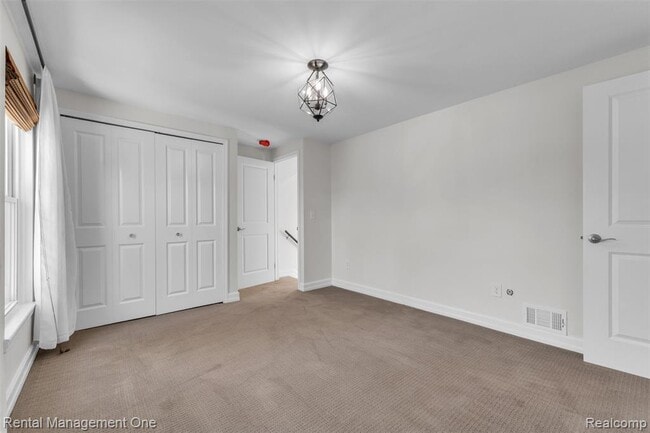 Building Photo - 2711 Dorchester Rd
