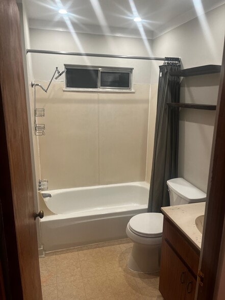 Building Photo - 322 Avenue A