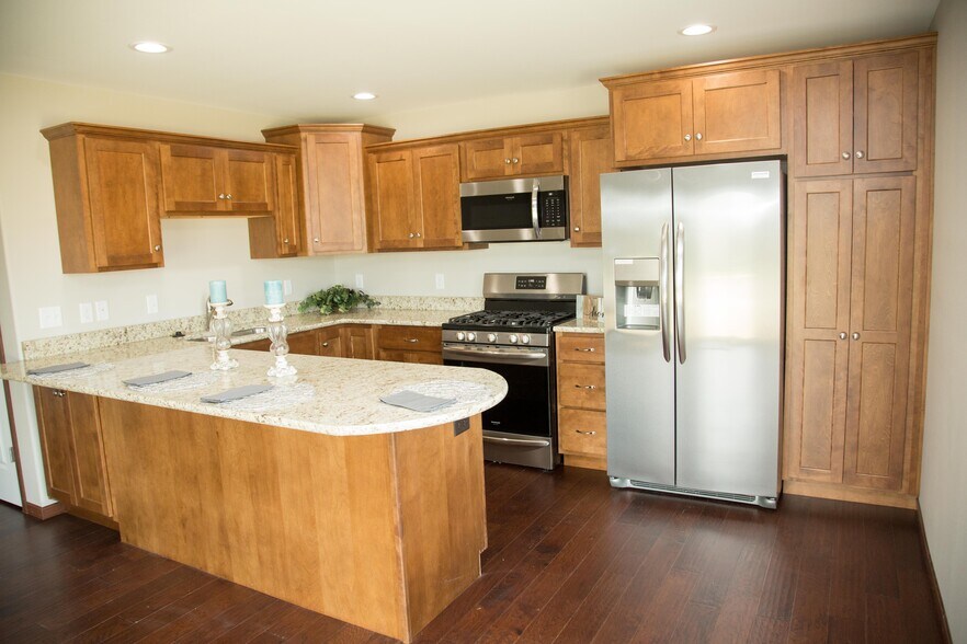 Building Photo - 6353 Pawnee Ln